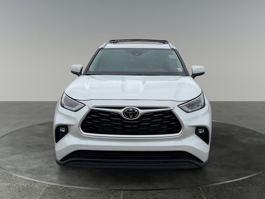 2026 Toyota Highlander — side profile view
