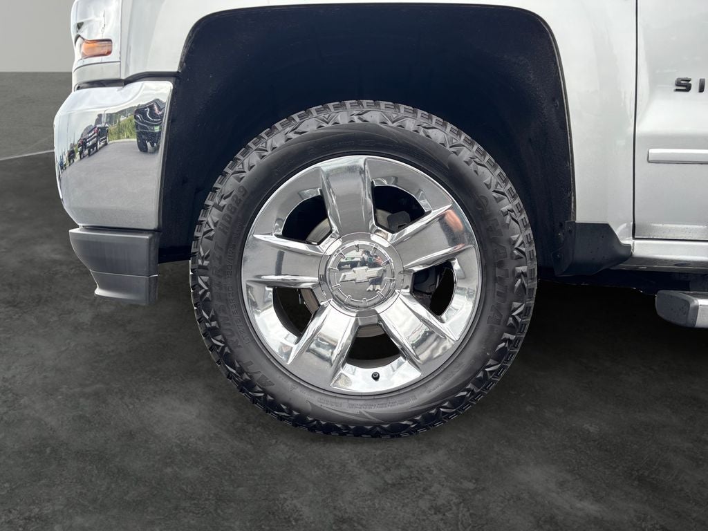 2018 Chevrolet Silverado 1500 — interior view